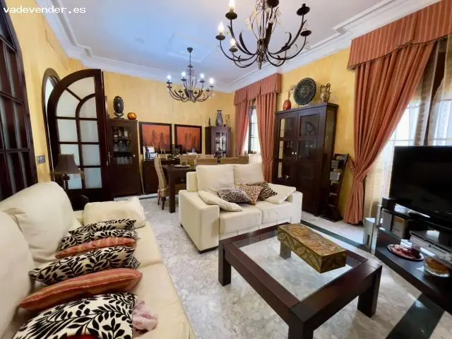 Casa en San Fernando: Lujo y espacio en el centro