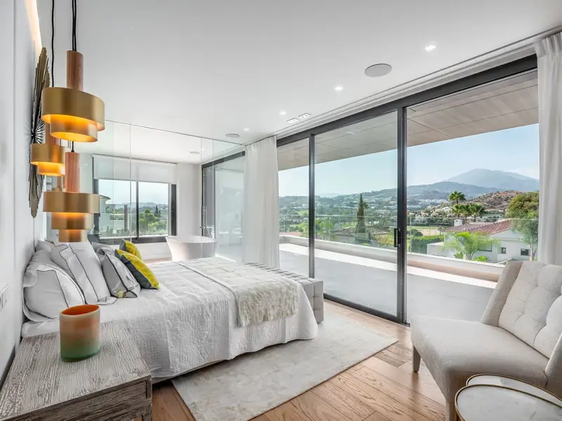 Chalet de Lujo en Nueva Andalucía 5 Dormitorios Piscina Privada