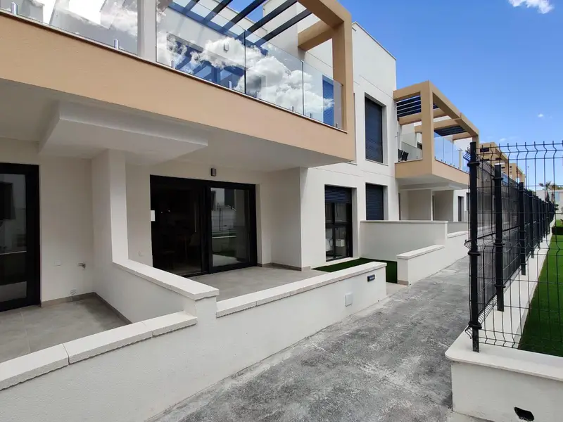 Bungalow con Piscina en Orihuela Costa