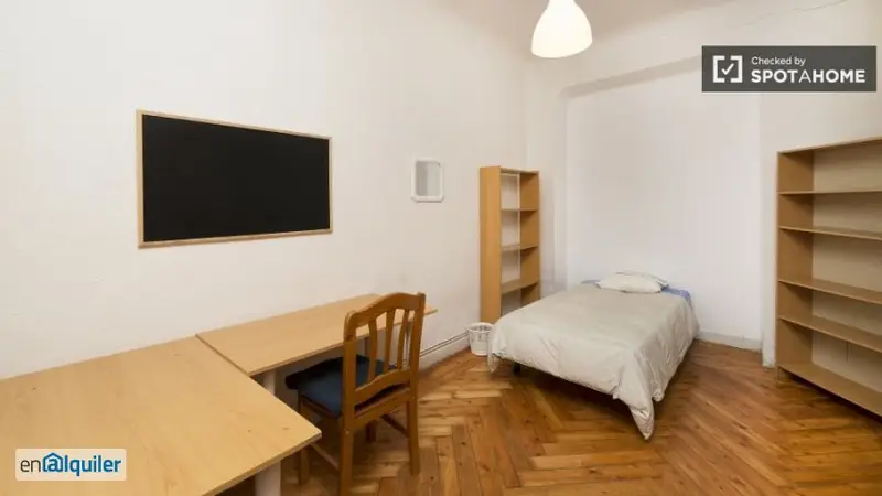 Apartamento para Estudiantes en Malasaña 7 Dormitorios 2 Baños