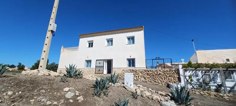 Cortijo reformado con piscina en Santa Maria de Nieva