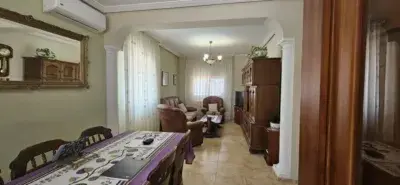 Chalet Adosado en Venta 4 Dormitorios 2 Baños Garaje Patio