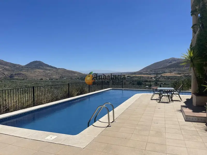 Chalet en Venta Loja Granada Lujo 4 Dormitorios Piscina Vistas Sierra Nevada