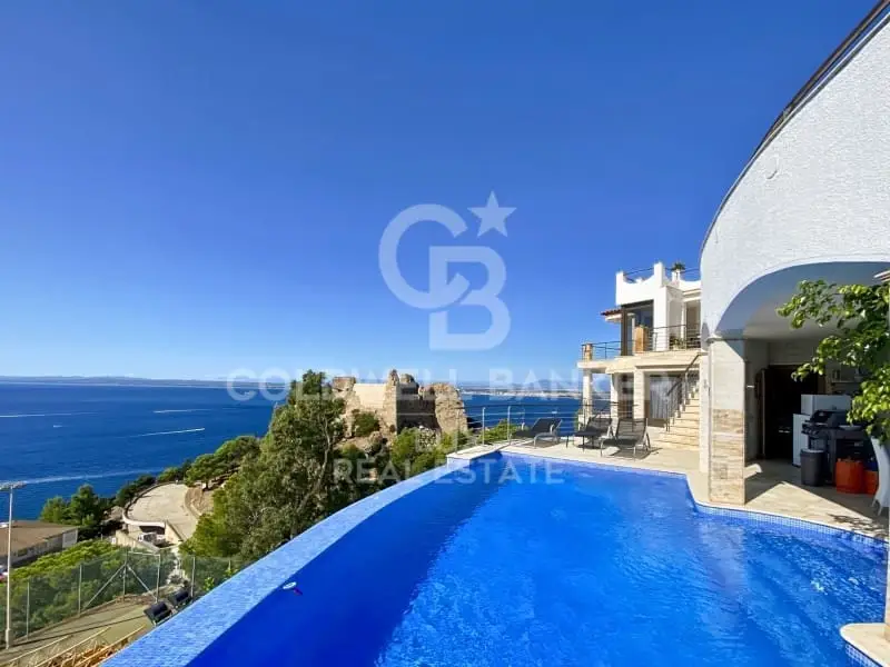 Villa de Lujo en Roses Costa Brava con Vistas al Mar