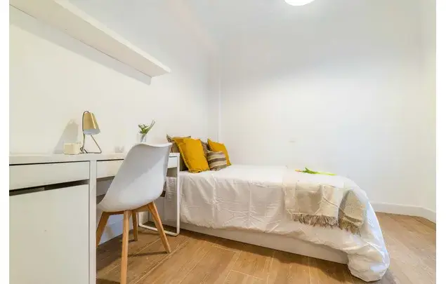 Habitaci
ón 130m
² Madrid Alquiler Estancia Media Larga