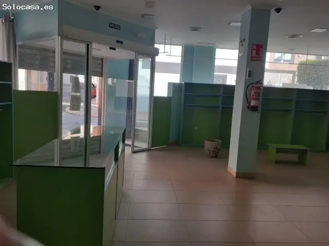 Local Comercial Amueblado en Alquiler
