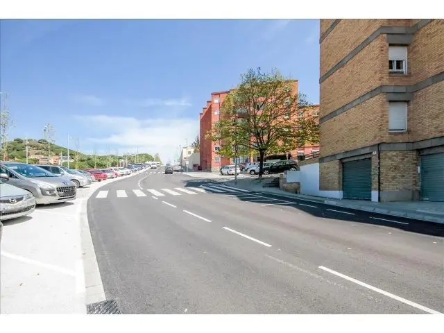 Piso Ocupado Por Persona Sin Justo Título En Venta En Cerdanyola, Mataró