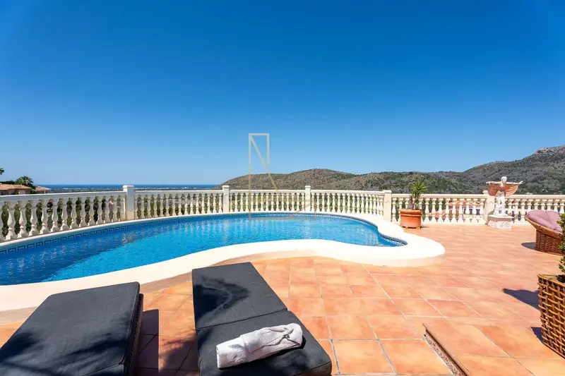 Chalet en Venta La Sella Alicante 6 Dormitorios Piscina Vistas Golf