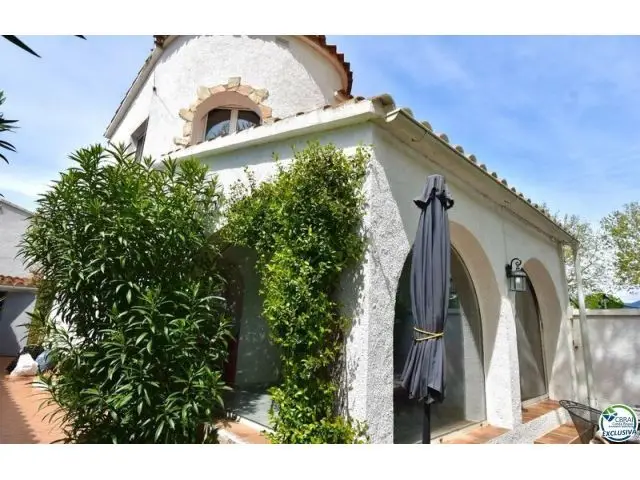 Chalet En Venta Empuriabrava Girona Playa Cerca
