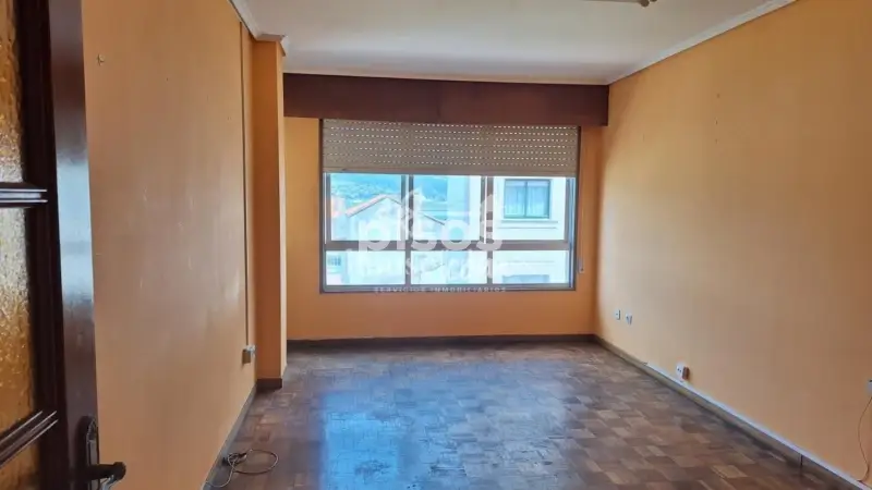 Piso en Venta en Mugardos Centro: 3 Dormitorios, Vistas a la Ría