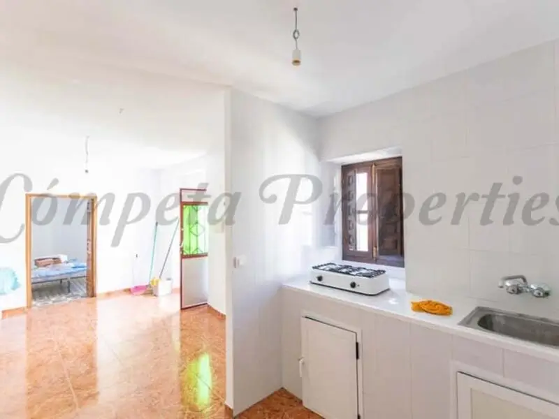 Casa de Pueblo en Canillas de Albaida con Jardín y Azotea