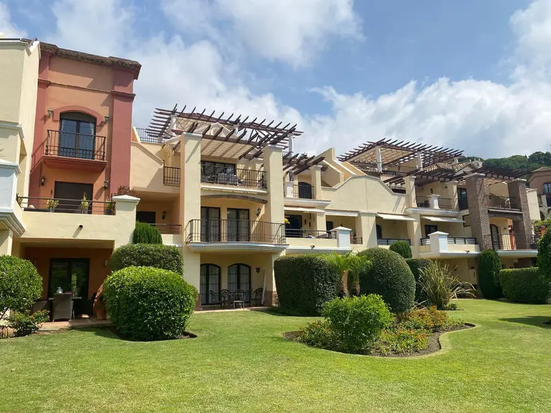 Apartamento 3 Dormitorios Los Arqueros Golf Benhavis