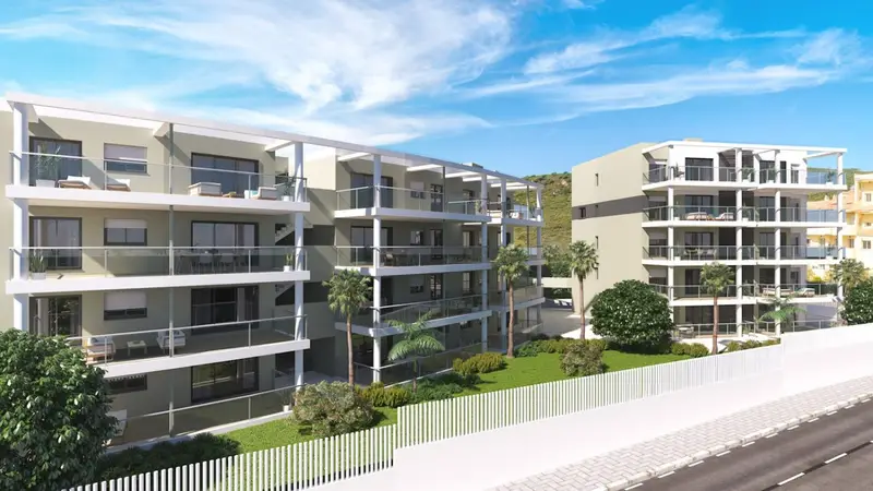 Apartamento en Sabinillas con Trastero y Garaje - Vistas al Mar