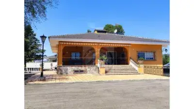 Chalet de Lujo en Bellús con Piscina y Amplio Jardín
