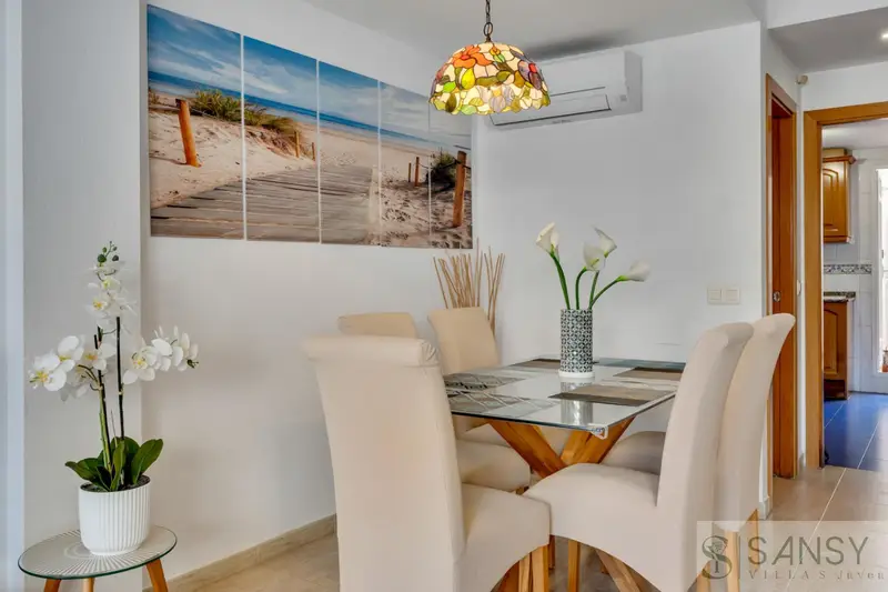 Apartamento en Jávea con Piscina y Terraza Cerca del Mar