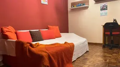 Piso en venta en Avenida Rosalía de Castro, 31, cerca de Calle Figueiras