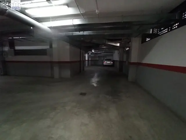 Plaza de Garaje en El Prado: Zona Residencial Tranquila