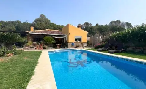 Casa Rural con Piscina Privada en Coin
