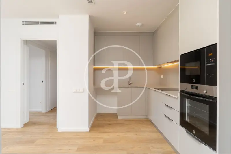 Pisos de Obra Nueva en Sabadell:  2 y 3 Habitaciones, Piscina y Zonas Verdes
