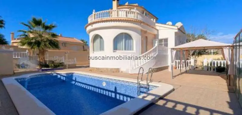 Villa de Lujo en Quesada 3 Dormitorios Piscina Climatizada Vistas al Mar
