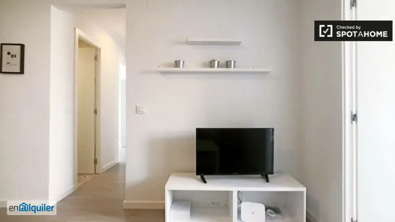 Apartamento Moderno 4 Dormitorios Aluche Estudiantes