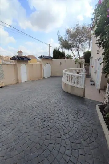 Villa de Lujo en Villamartín 4 Dormitorios 3 Baños Piscina Privada