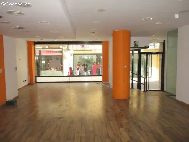 Local Comercial en Almansa Centro 130m2 3 Aseos Sótano