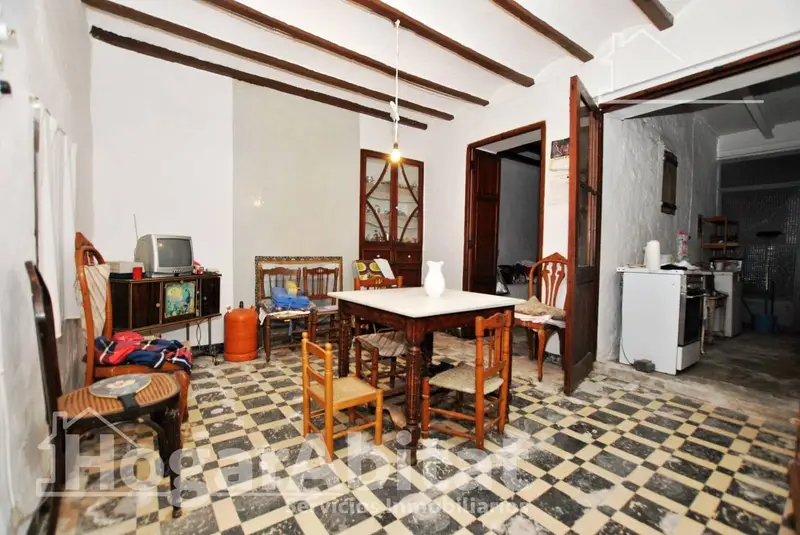 Casa en Oliva para Reformar con Terraza y Trastero