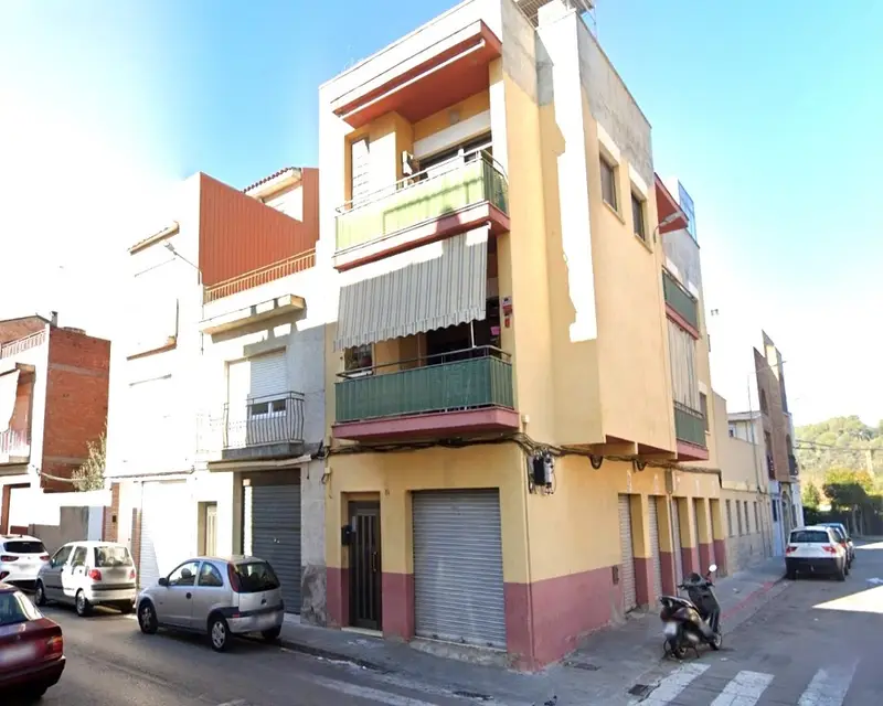 Piso 216m2 3 habitaciones 2 baños Sabadell