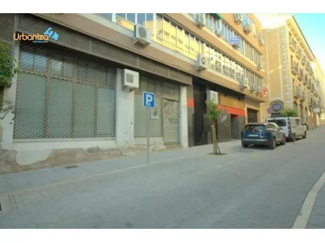 Local Comercial 440m2 Centro Badajoz Alarma Aire Acondicionado