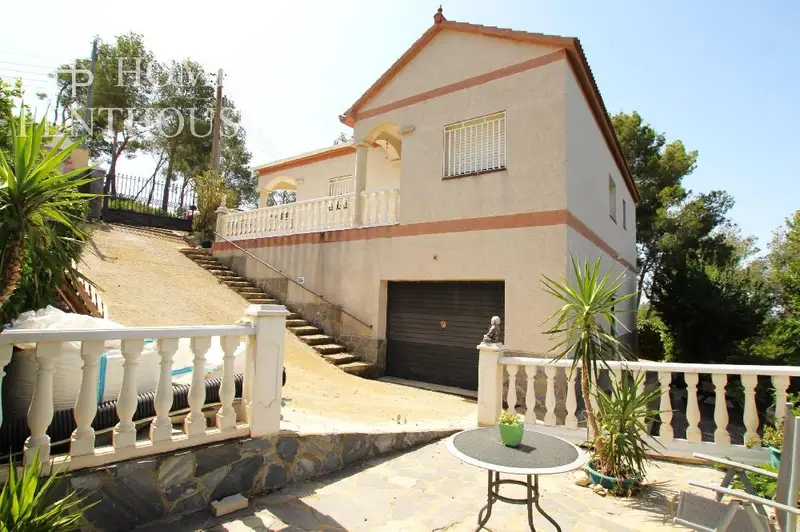Casa en Can Suria Olivella con Vistas Panoramicas y Apartamento