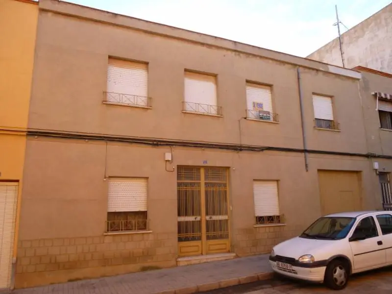Casa en Venta San Isidro Almansa 6 habitaciones 2 baños