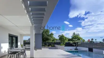 Chalet de Lujo en Primera Línea de Playa