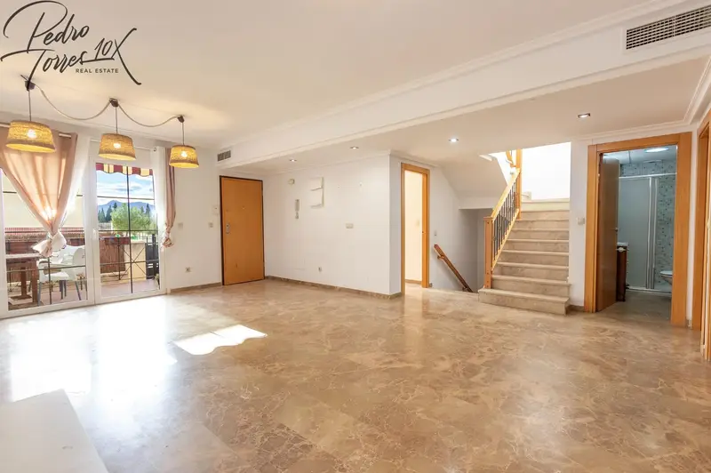 Casa en venta en Aspe con terraza y garaje grande