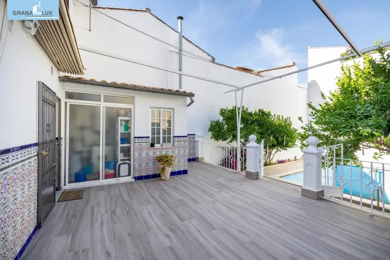Venta Casa con piscina en Maracena