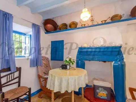 Casa Rústica con Jardín y Vistas en Corumbela