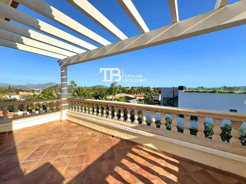 Chalet de Lujo en Venta en Santa Ponsa Mallorca