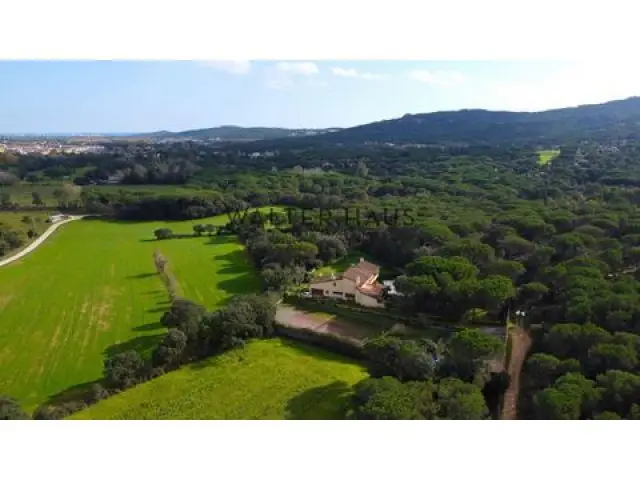Chalet de Lujo en Santa Cristina d Aro con Piscina y Pista de Tenis
