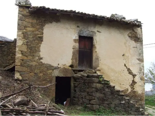 Chalet en Venta Villar de Luarca Asturias Casa de Piedra para Restaurar