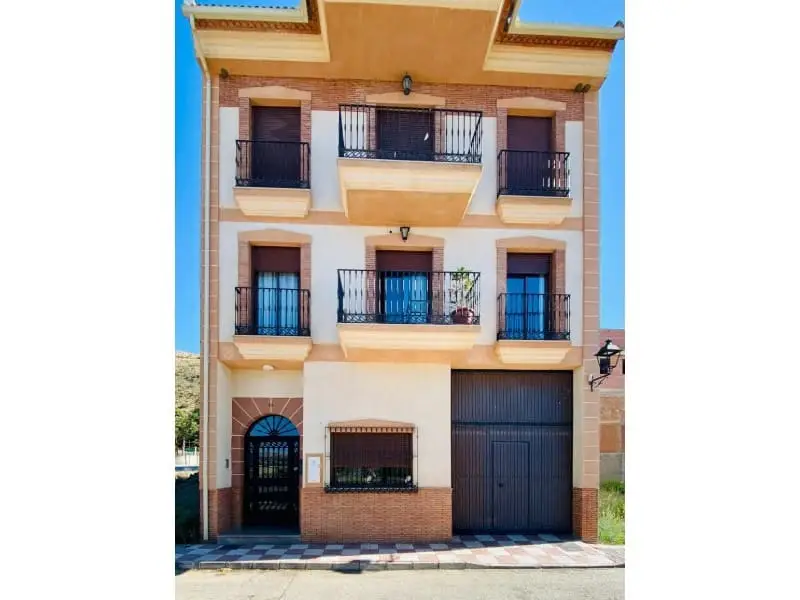Piso amplio en Ventas de Zafarraya ideal para familias