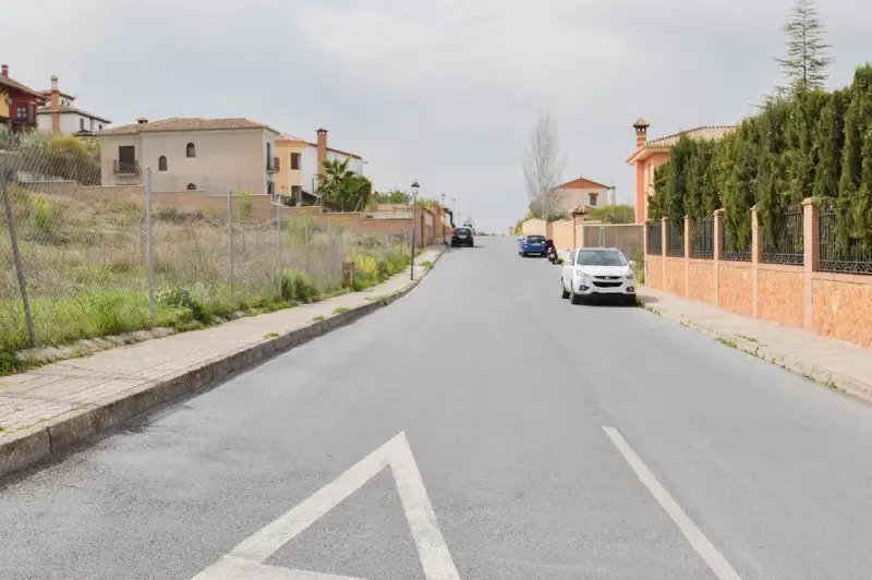 Venta Parcela con Piscina Colinas Bermejas Monachil