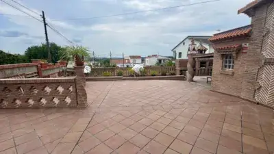 Chalet en Venta Calle L'Àliga A -  Tranquilidad y Comodidad
