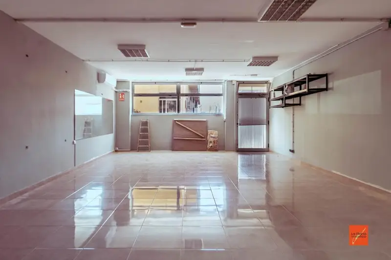 Local Comercial en Venta en Santa Bárbara Tarragona 175m2
