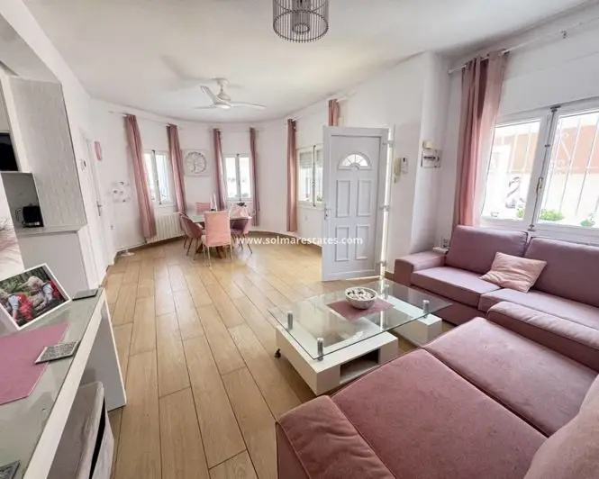 5 Bed Villa for sale