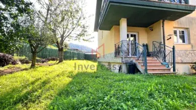 Chalet adosado en venta en Calle Otañes