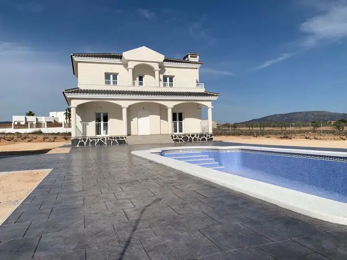 Villa 4 Dormitorios Pinoso Piscina Parcela 10000m2