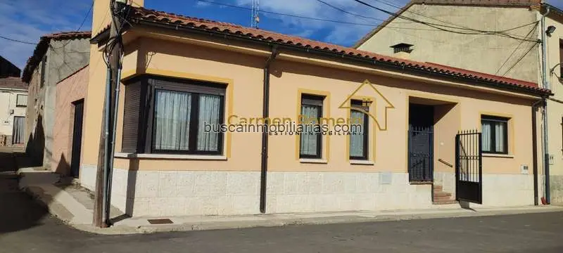 Casa en Venta en Aldearrubia 145m2 3 Dormitorios Patio 40m2