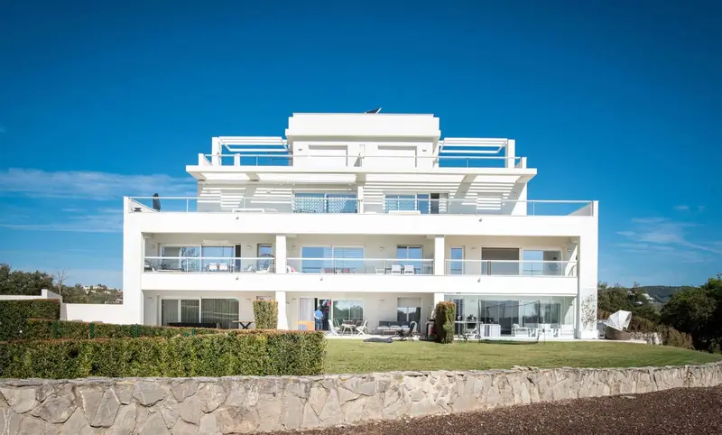 Apartamento de Lujo en Sotogrande Alto con Vistas al Mar