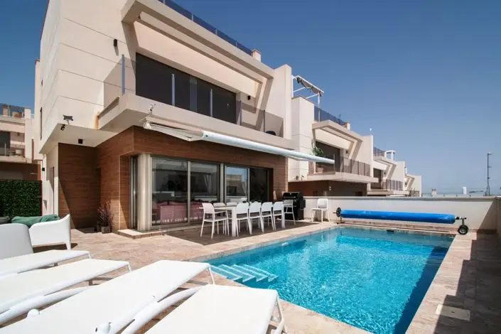 Villa 5 Dormitorios Villamartin Orihuela Costa Piscina Privada