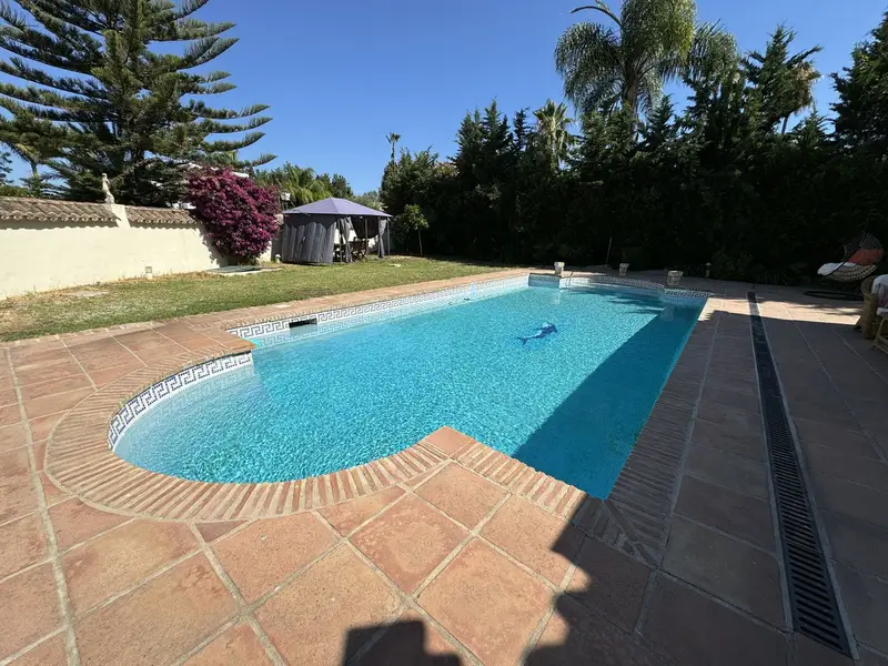 Villa de Lujo 4 Dormitorios Nueva Andalucia